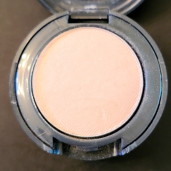 NEW Annabelle Eyeshadow Duo! Shimmery Eye Dust & Eyeshadow, Gold & Pink - Picture 9 of 10